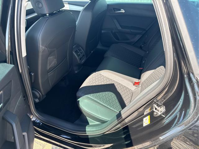 Seat / Leon Sportstourer / Schwarz / / / 