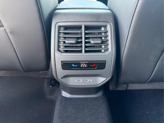 Seat / Leon Sportstourer / Schwarz / / / 