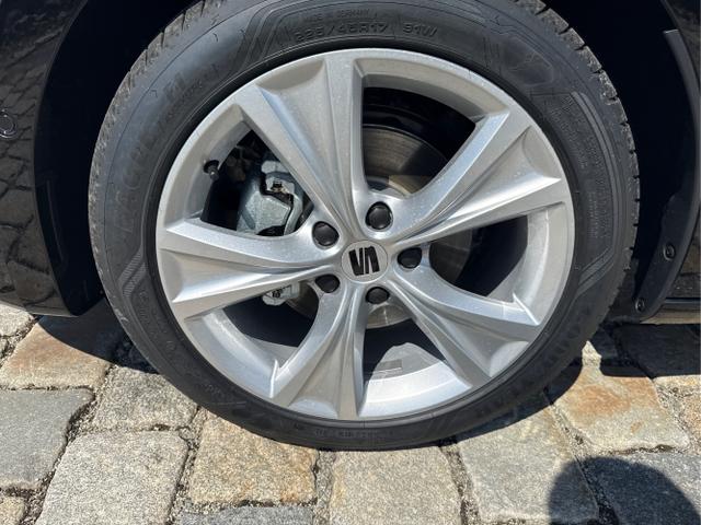 Seat / Leon Sportstourer / Schwarz / / / 