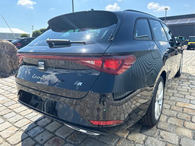 Seat / Leon Sportstourer / Schwarz / / / 