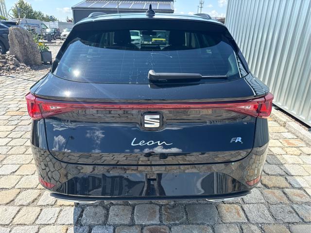 Seat / Leon Sportstourer / Schwarz / / / 