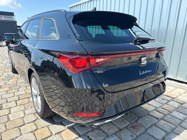 Seat / Leon Sportstourer / Schwarz / / / 