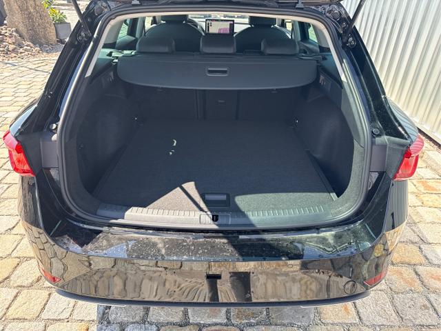 Seat / Leon Sportstourer / Schwarz / / / 