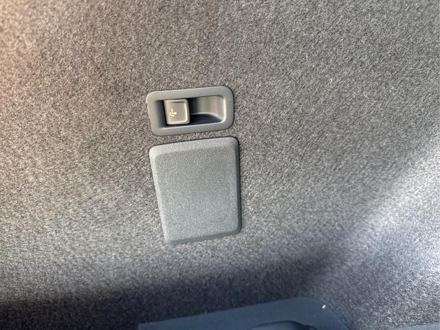 Seat / Leon Sportstourer / Schwarz / / / 