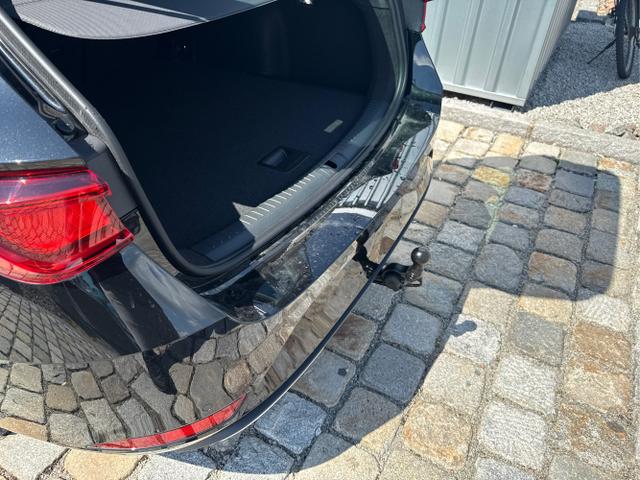 Seat / Leon Sportstourer / Schwarz / / / 