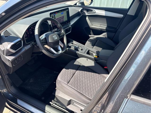 Seat / Leon Sportstourer / Grau / / / 