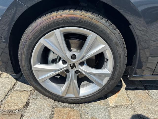Seat / Leon Sportstourer / Grau / / / 