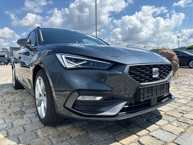 Seat / Leon Sportstourer / Grau / / / 