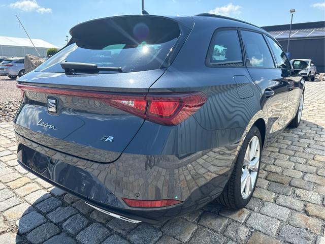 Seat / Leon Sportstourer / Grau / / / 