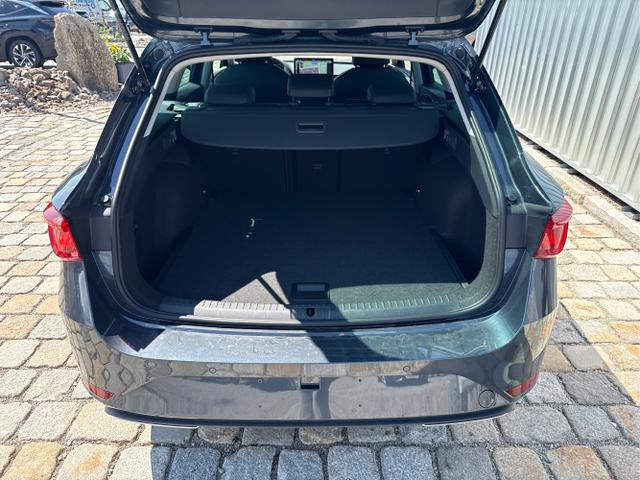 Seat / Leon Sportstourer / Grau / / / 
