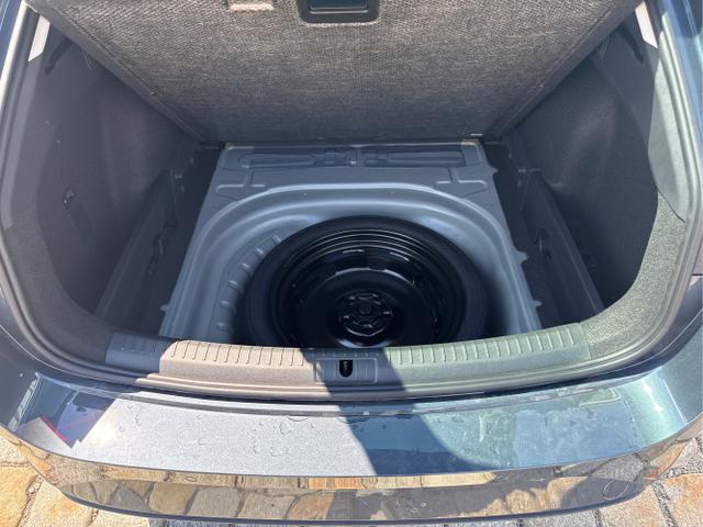 Seat / Leon Sportstourer / Grau / / / 