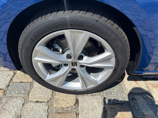 Seat / Leon Sportstourer / Blau / / / 