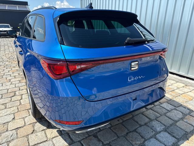 Seat / Leon Sportstourer / Blau / / / 