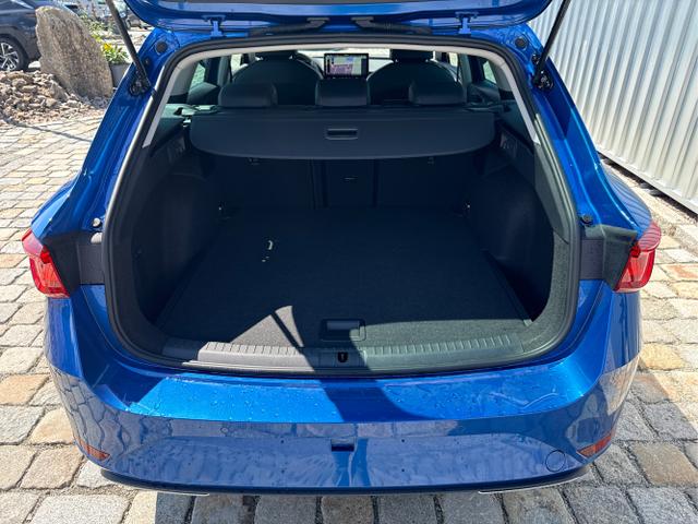 Seat / Leon Sportstourer / Blau / / / 