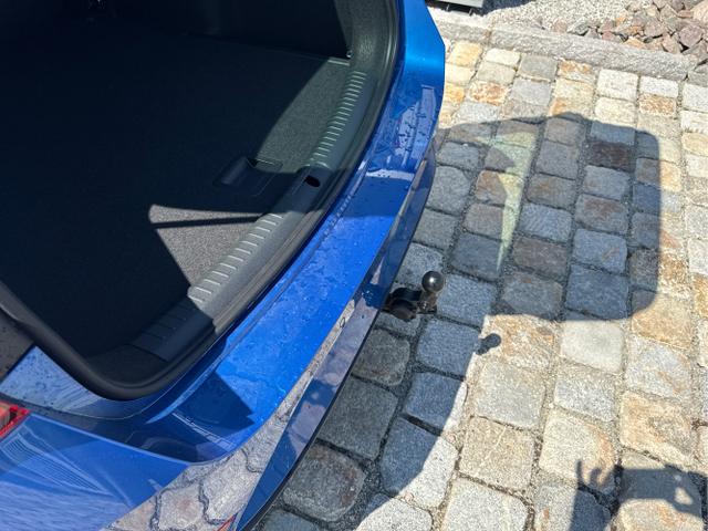 Seat / Leon Sportstourer / Blau / / / 