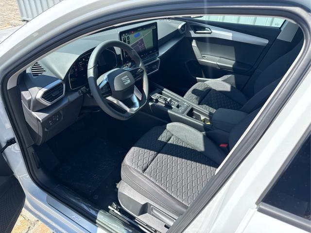 Seat / Leon Sportstourer / Wei&szlig; / / / 