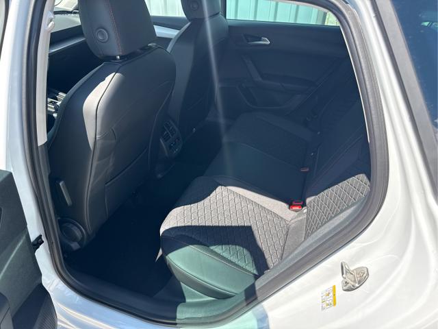 Seat / Leon Sportstourer / Wei&szlig; / / / 