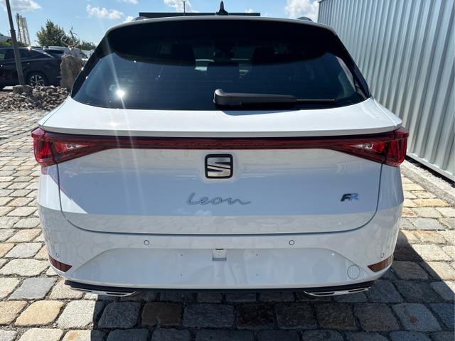 Seat / Leon Sportstourer / Wei&szlig; / / / 
