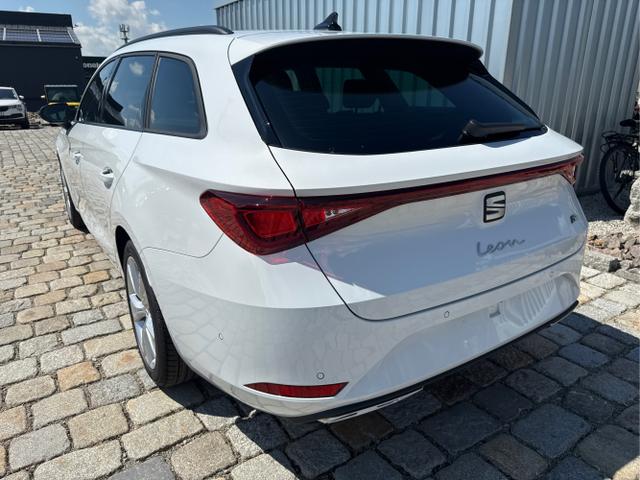 Seat / Leon Sportstourer / Wei&szlig; / / / 