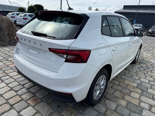 Skoda / Fabia / Wei&szlig; / / / , Beispielbilder, ggf. teilweise mit Sonderausstattung