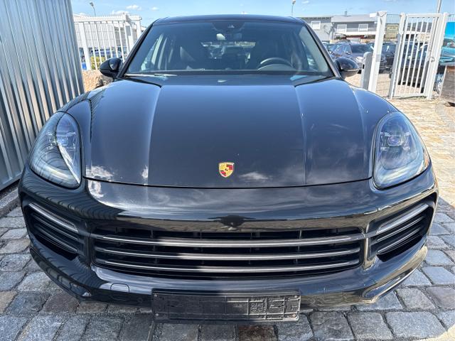 Porsche / Cayenne / Schwarz / / / 