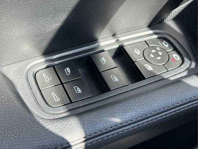 Porsche / Cayenne / Schwarz / / / 