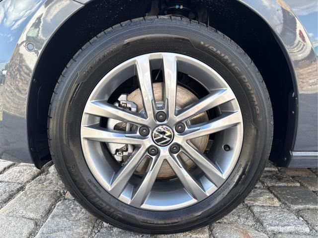 Volkswagen / Touran / Grau / / / 