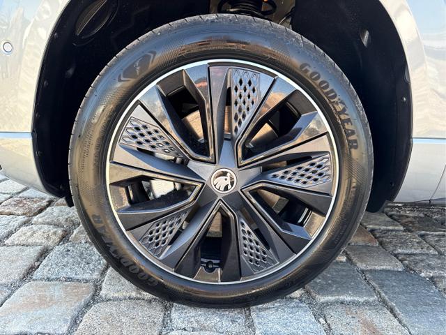 Skoda / Karoq / Grau / / / , Beispielbilder, ggf. teilweise mit Sonderausstattung