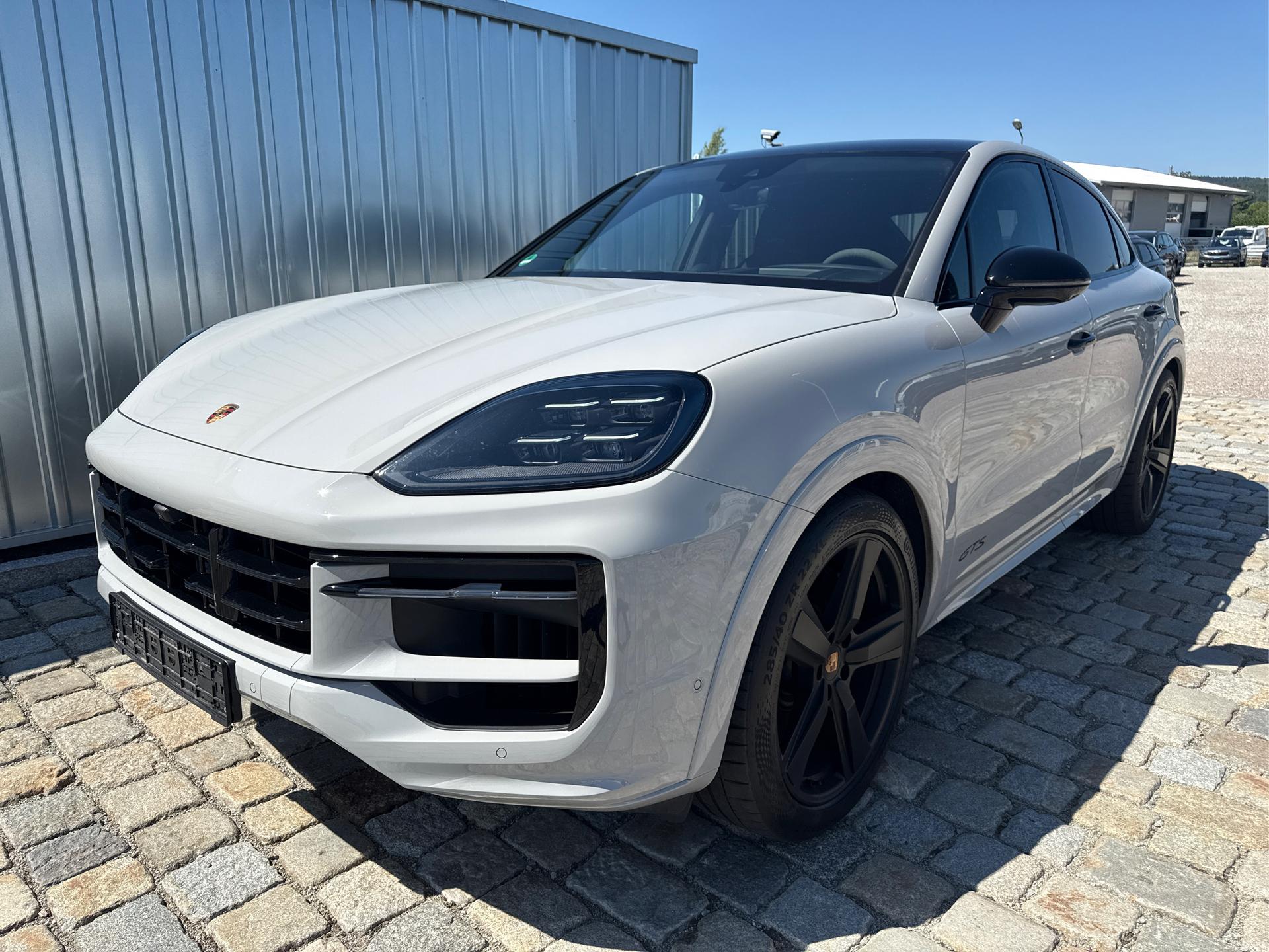 Porsche / Cayenne / Beige /  /  / 