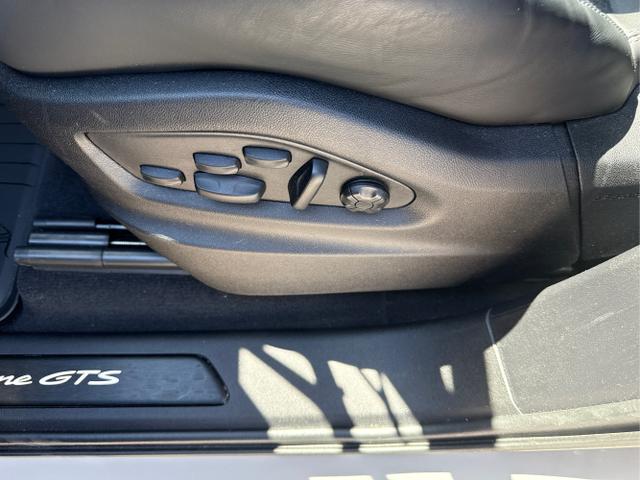 Porsche / Cayenne / Beige / / / 