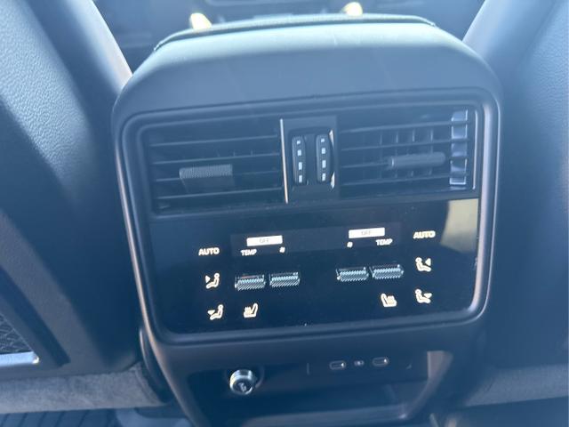 Porsche / Cayenne / Beige / / / 