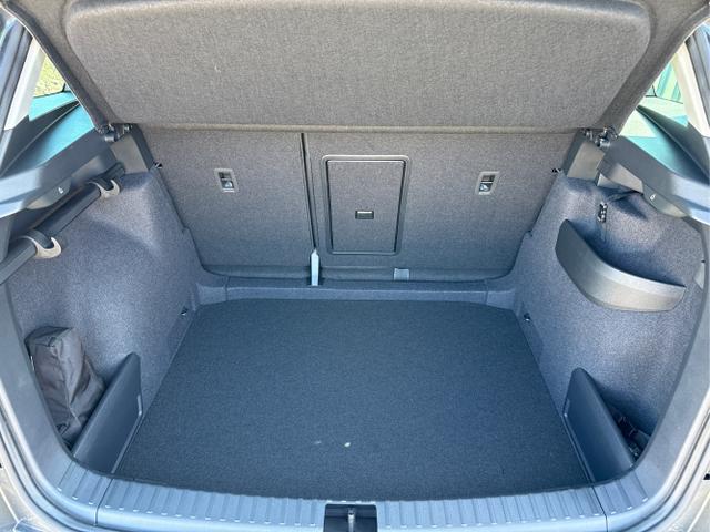 Skoda / Karoq / Grau / / / , Beispielbilder, ggf. teilweise mit Sonderausstattung