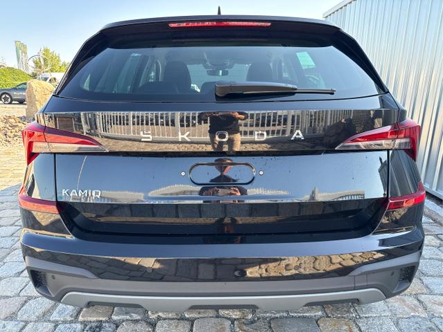 Skoda / Kamiq / Schwarz / / / 130 Jahre Premium Edition 1.5 TSI 150 PS DSG Anh&auml;ngerkupplung-AppleCarPlay-AndroidAuto-Winterpaket-Alcantara-DAB-Tempomat-Totwinkelassist-Kamera-SunSet-el.Heckklappe-17''Alu, Beispielbilder, ggf. teilweise mit Sonderausstattung