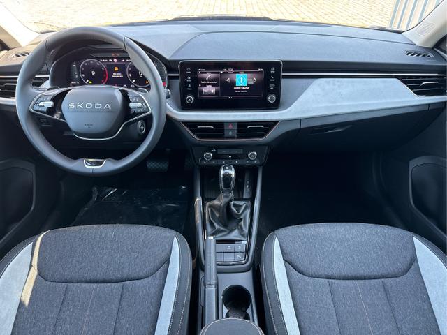 Skoda / Kamiq / Schwarz / / / 130 Jahre Premium Edition 1.5 TSI 150 PS DSG Anh&auml;ngerkupplung-AppleCarPlay-AndroidAuto-Winterpaket-Alcantara-DAB-Tempomat-Totwinkelassist-Kamera-SunSet-el.Heckklappe-17''Alu, Beispielbilder, ggf. teilweise mit Sonderausstattung
