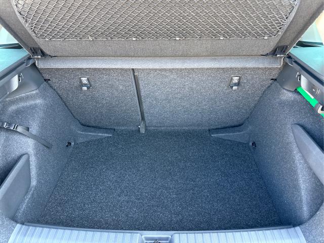 Skoda / Kamiq / Schwarz / / / 130 Jahre Premium Edition 1.5 TSI 150 PS DSG Anh&auml;ngerkupplung-AppleCarPlay-AndroidAuto-Winterpaket-Alcantara-DAB-Tempomat-Totwinkelassist-Kamera-SunSet-el.Heckklappe-17''Alu, Beispielbilder, ggf. teilweise mit Sonderausstattung