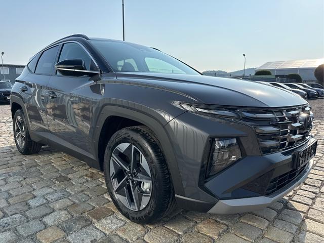 Hyundai / TUCSON / Grau / / / GO 1.6 T-GDI 2WD 7DCT 150PS -NAVI-KLIMAAUTOM-ALU18-SHZ-WINTER-LED-PDC-KAMERA-KEYLESS GO, Beispielbilder, ggf. teilweise mit Sonderausstattung