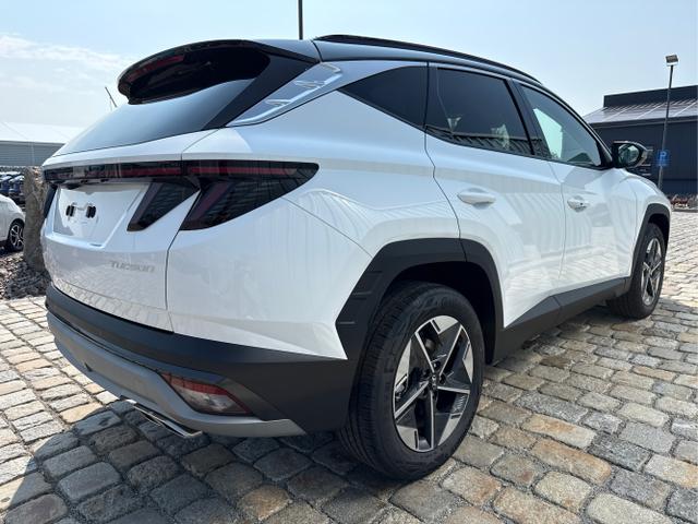 Hyundai / TUCSON / Wei&szlig; / / / GO 1.6 T-GDI 2WD 7DCT 150PS -NAVI-KLIMAAUTOM-ALU18-SHZ-WINTER-LED-PDC-KAMERA-KEYLESS GO, Beispielbilder, ggf. teilweise mit Sonderausstattung