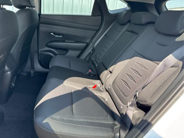 Hyundai / TUCSON / Wei&szlig; / / / GO 1.6 T-GDI 2WD 7DCT 150PS -NAVI-KLIMAAUTOM-ALU18-SHZ-WINTER-LED-PDC-KAMERA-KEYLESS GO, Beispielbilder, ggf. teilweise mit Sonderausstattung