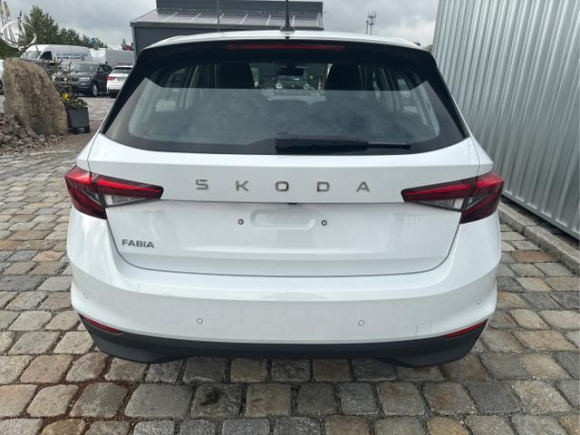 Skoda / Fabia / Wei&szlig; / / / , Beispielbilder, ggf. teilweise mit Sonderausstattung