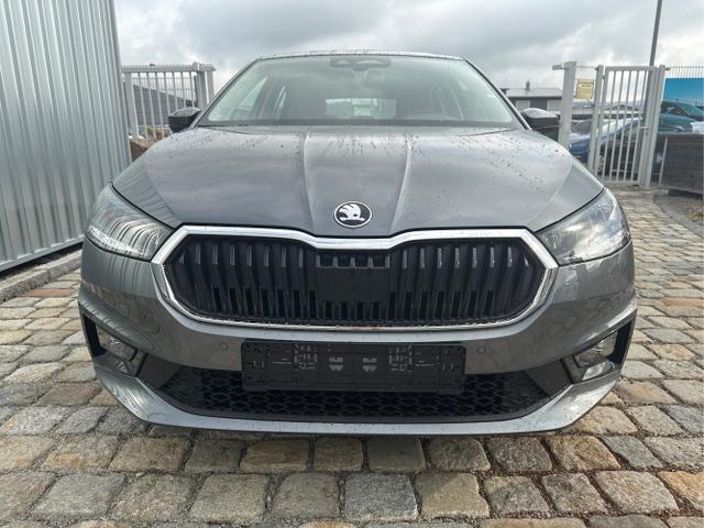 Skoda / Fabia / Grau / / / 130 Jahre 1.0 MPI 80 PS-Virtuelles Cockpit-AppleCarplay-Android-Auto-LED-Klima-Tempomat-R&uuml;ckfahrkamera-DAB-SHZ-15 Alu-sofort, Beispielbilder, ggf. teilweise mit Sonderausstattung