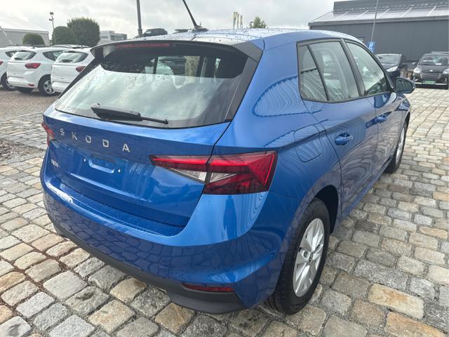 Skoda / Fabia / Blau / / / 130 Jahre 1.0 MPI 80 PS-Virtuelles Cockpit-AppleCarplay-Android-Auto-LED-Klima-Tempomat-R&uuml;ckfahrkamera-DAB-SHZ-15 Alu-sofort, Beispielbilder, ggf. teilweise mit Sonderausstattung