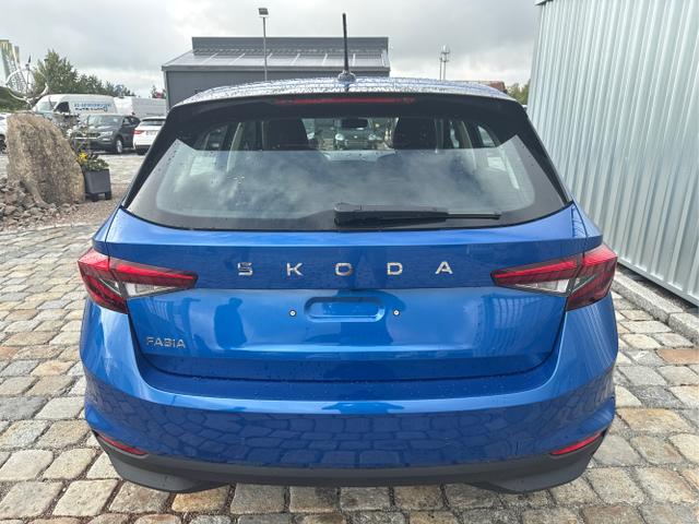 Skoda / Fabia / Blau / / / 130 Jahre 1.0 MPI 80 PS-Virtuelles Cockpit-AppleCarplay-Android-Auto-LED-Klima-Tempomat-R&uuml;ckfahrkamera-DAB-SHZ-15 Alu-sofort, Beispielbilder, ggf. teilweise mit Sonderausstattung