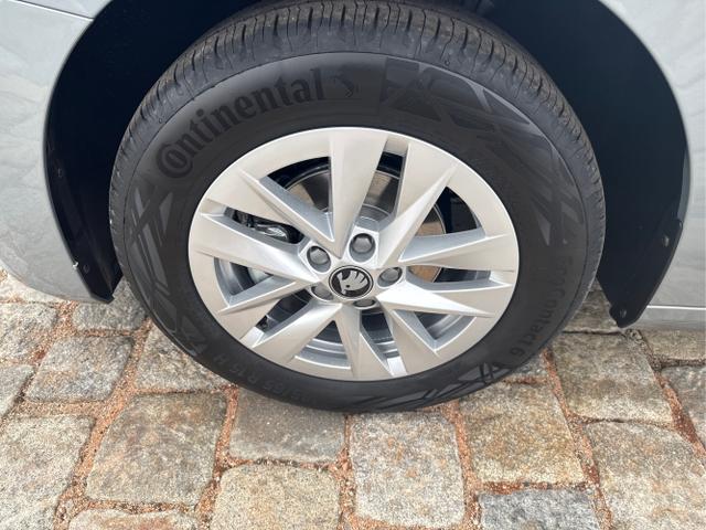 Skoda / Fabia / Grau / / / 130 Jahre 1.0 MPI 80 PS-Virtuelles Cockpit-AppleCarplay-Android-Auto-LED-Klima-Tempomat-R&uuml;ckfahrkamera-DAB-SHZ-15 Alu-sofort, Beispielbilder, ggf. teilweise mit Sonderausstattung