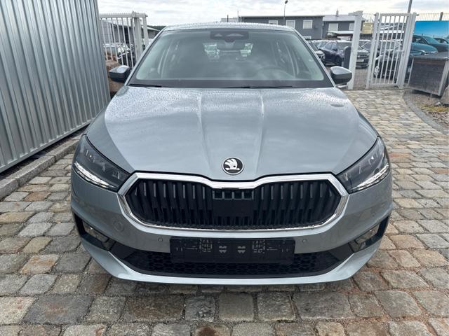 Skoda / Fabia / Grau / / / 130 Jahre 1.0 MPI 80 PS-Virtuelles Cockpit-AppleCarplay-Android-Auto-LED-Klima-Tempomat-R&uuml;ckfahrkamera-DAB-SHZ-15 Alu-sofort, Beispielbilder, ggf. teilweise mit Sonderausstattung