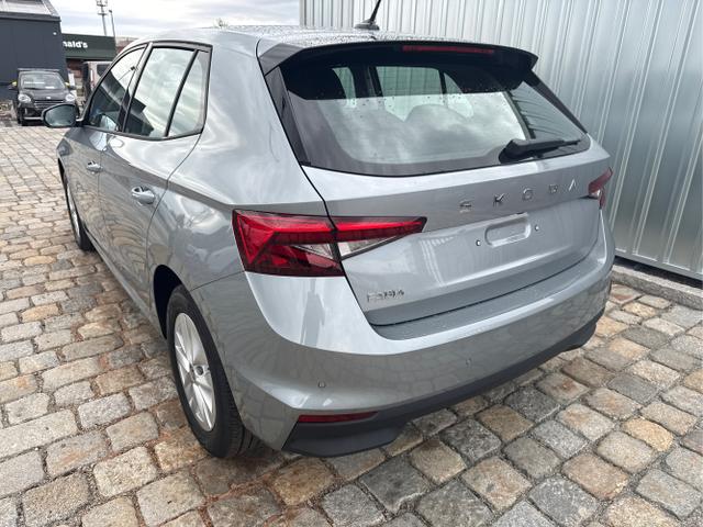 Skoda / Fabia / Grau / / / 130 Jahre 1.0 MPI 80 PS-Virtuelles Cockpit-AppleCarplay-Android-Auto-LED-Klima-Tempomat-R&uuml;ckfahrkamera-DAB-SHZ-15 Alu-sofort, Beispielbilder, ggf. teilweise mit Sonderausstattung