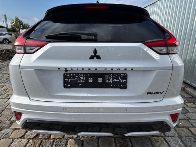 Mitsubishi / Eclipse Cross / Wei&szlig; / / / 