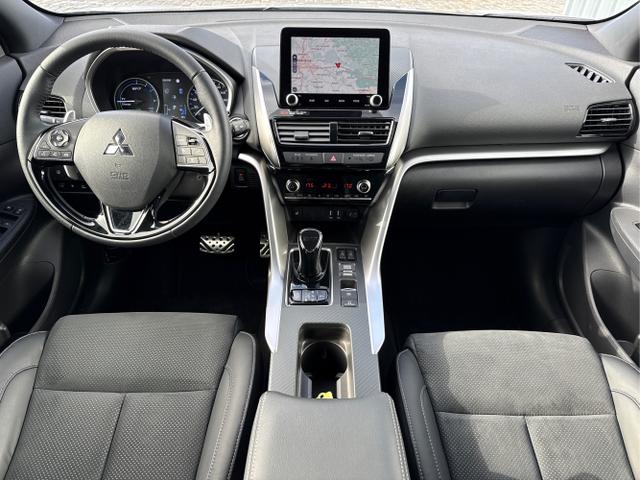 Mitsubishi / Eclipse Cross / Wei&szlig; / / / 