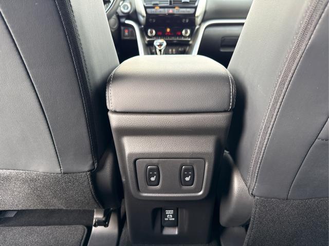 Mitsubishi / Eclipse Cross / Wei&szlig; / / / 