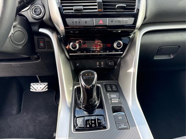 Mitsubishi / Eclipse Cross / Wei&szlig; / / / 