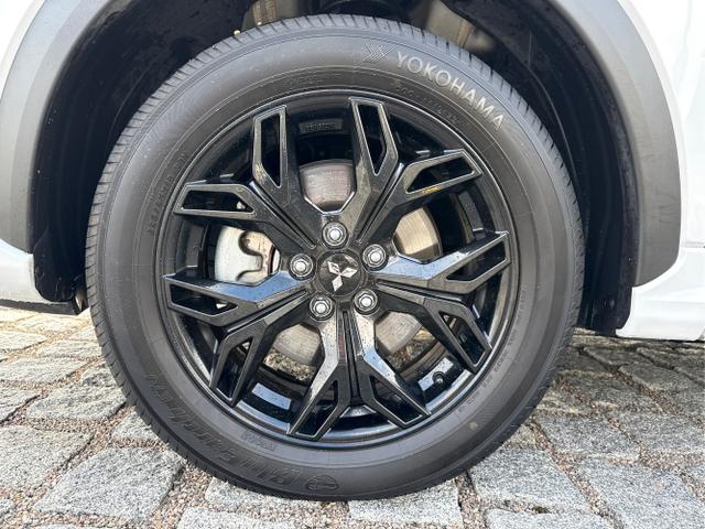 Mitsubishi / Eclipse Cross / Wei&szlig; / / / 